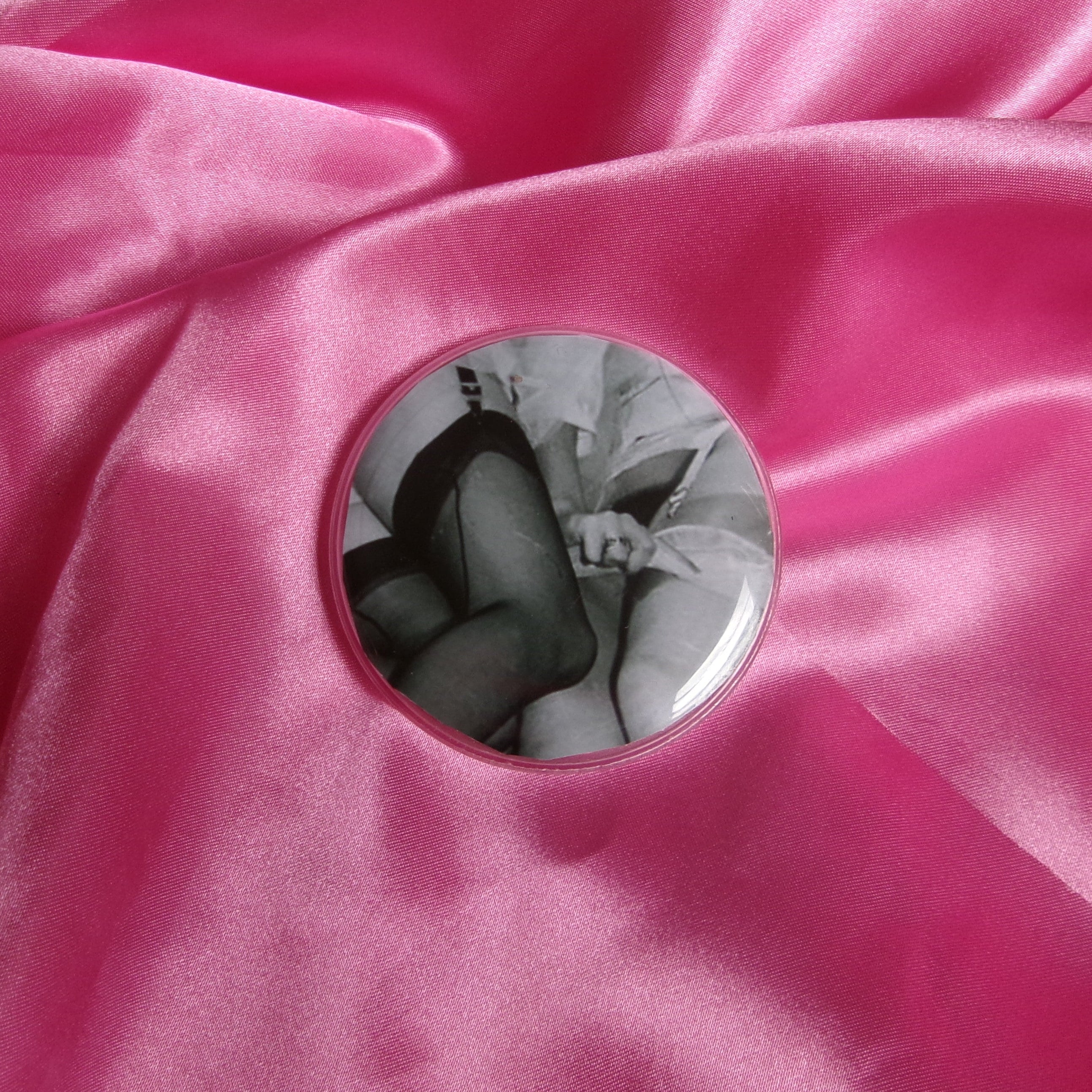 Peekaboo Pin