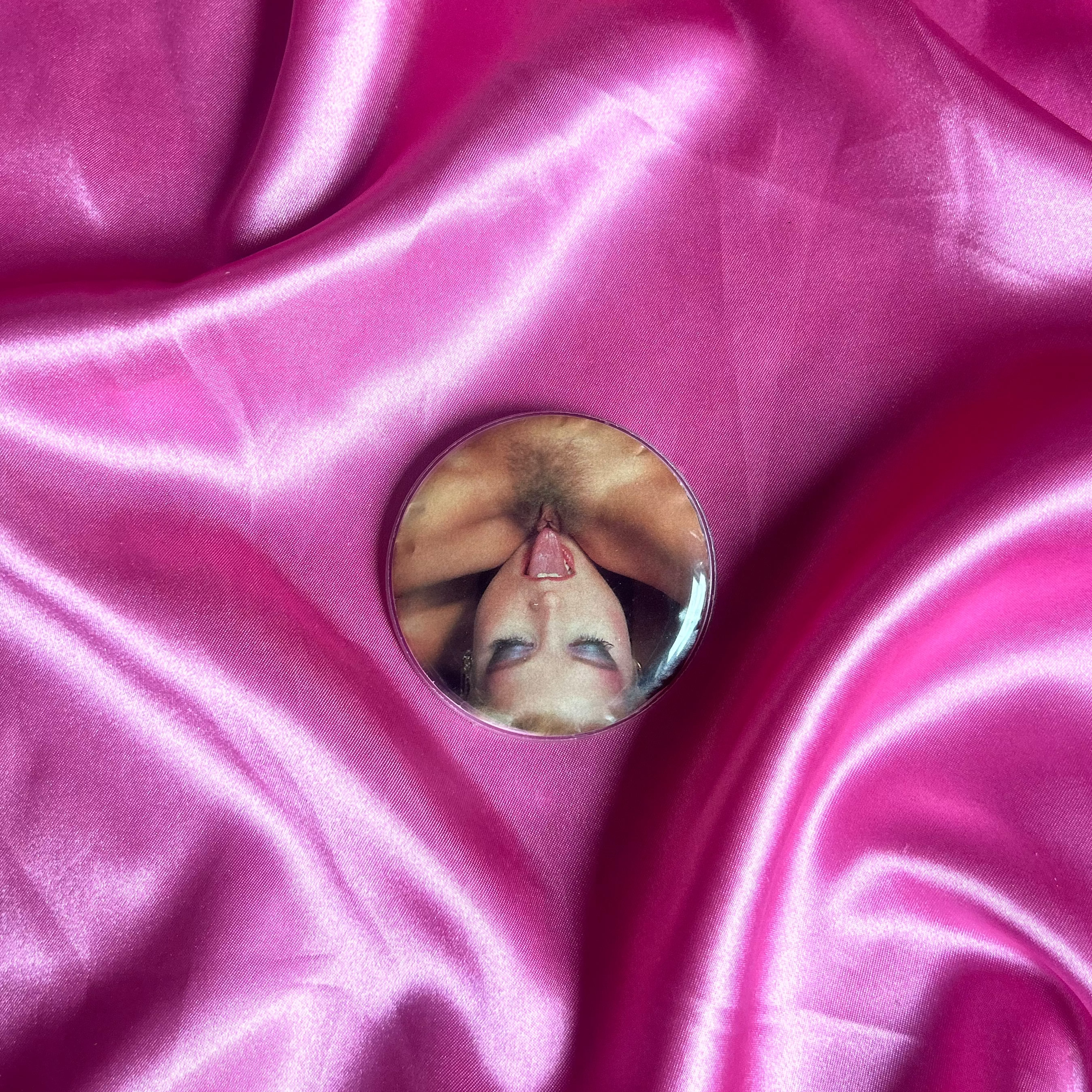 Cunnilingus Pin