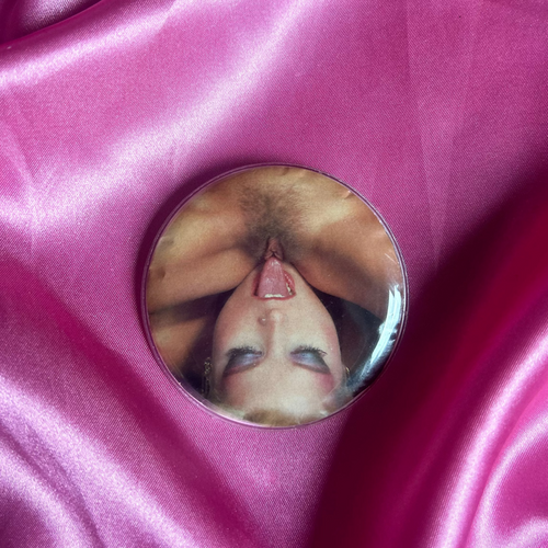 Cunnilingus Pin