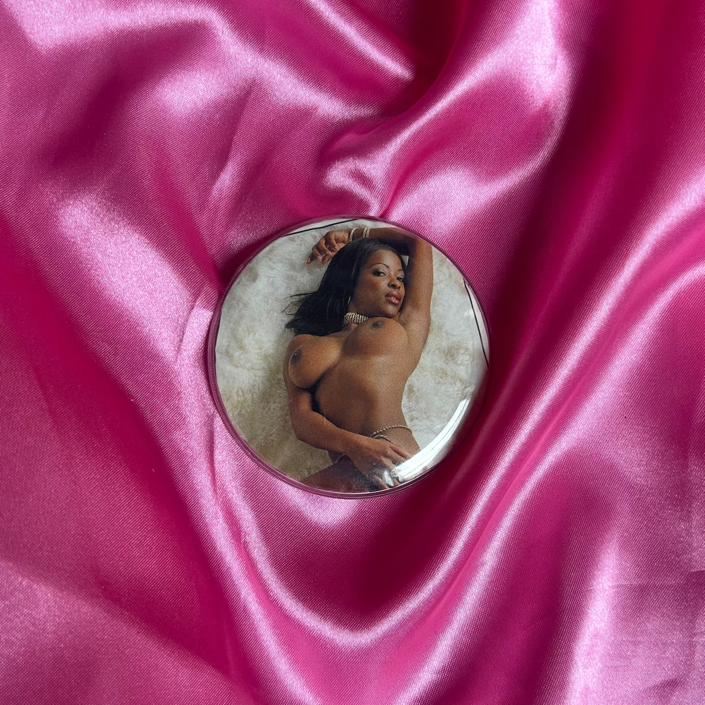 Lounge Pin